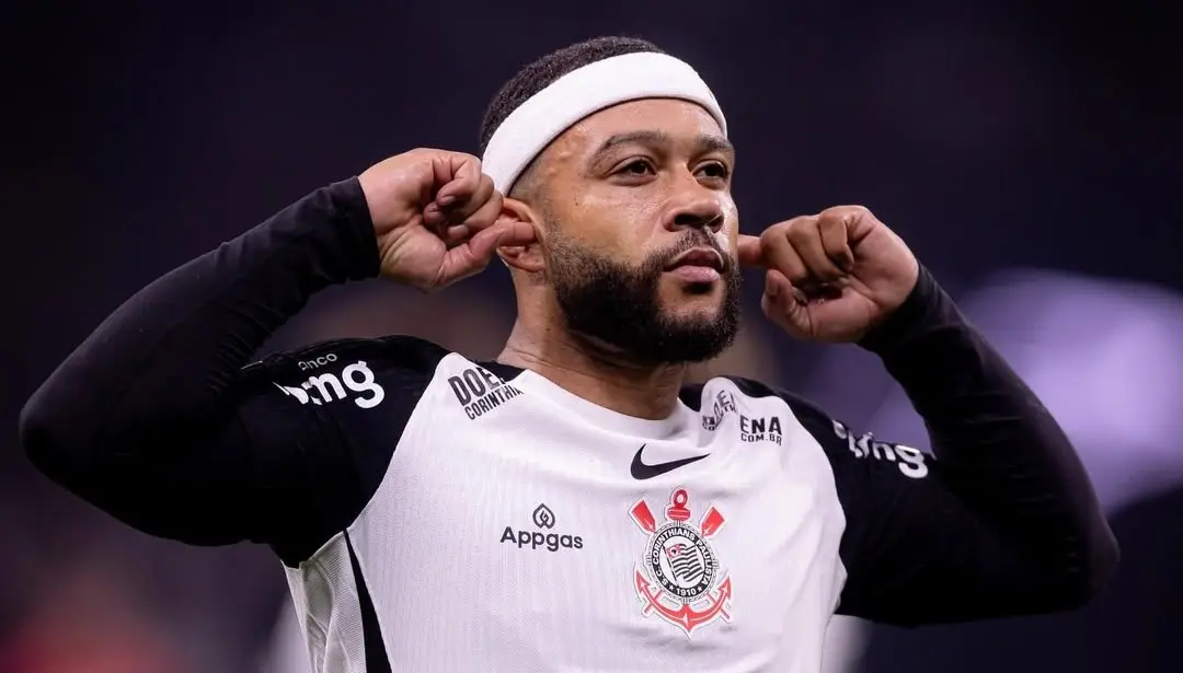 com-futuro-indefinido-no-corinthians,-depay-desperta-interesse-no-oriente-medio