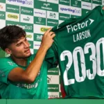 palmeiras-confirma-compra-de-larson-junto-ao-goias-e-assina-ate-2030