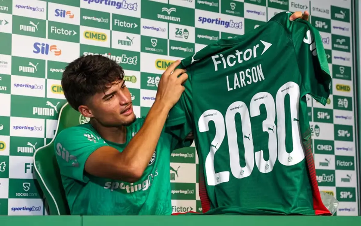 palmeiras-confirma-compra-de-larson-junto-ao-goias-e-assina-ate-2030