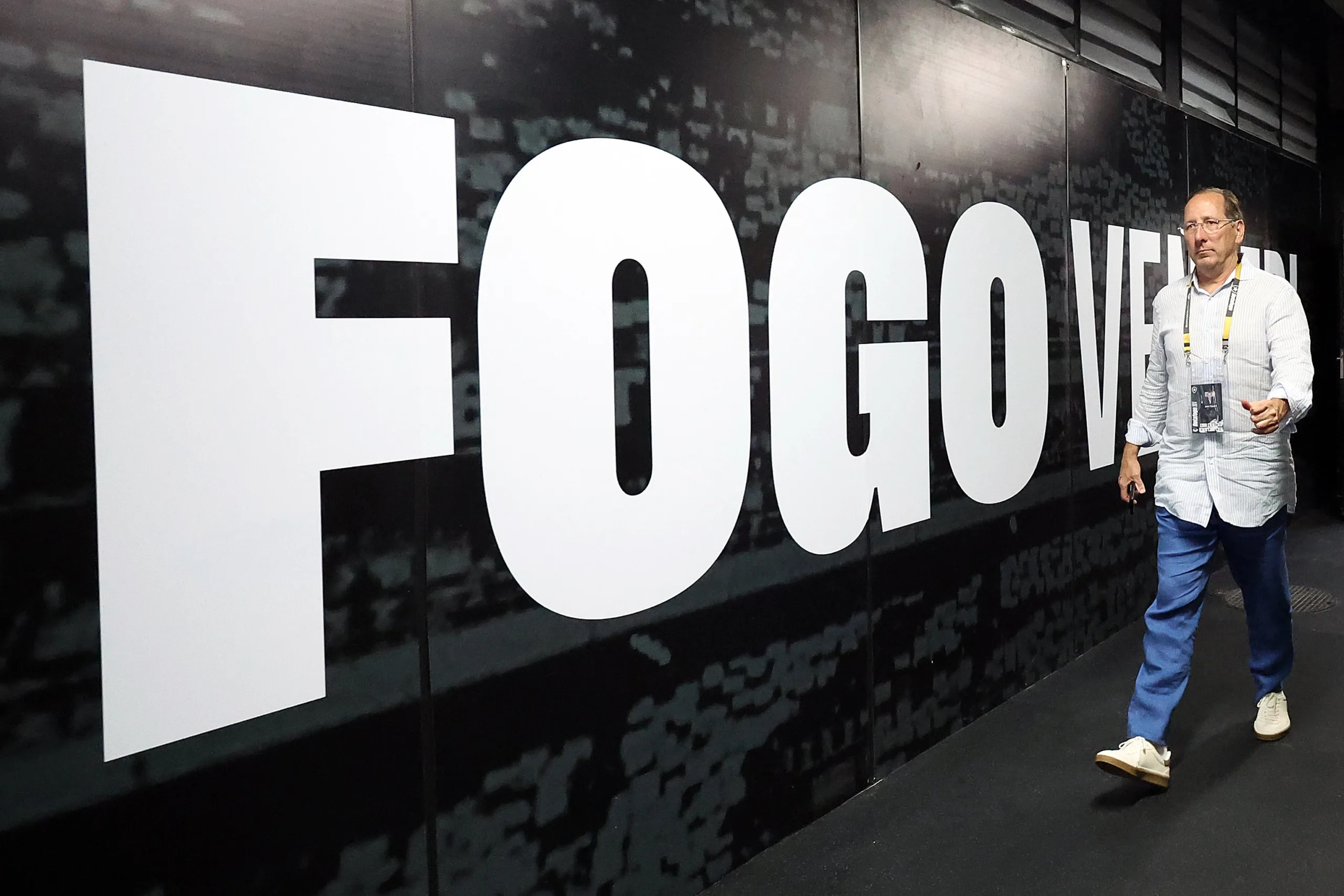 ares-exerce-direito-para-tomar-controle-da-eagle;-john-textor-deve-perder-comando-do-grupo-e-busca-sobrevida-no-botafogo-–-o-globo