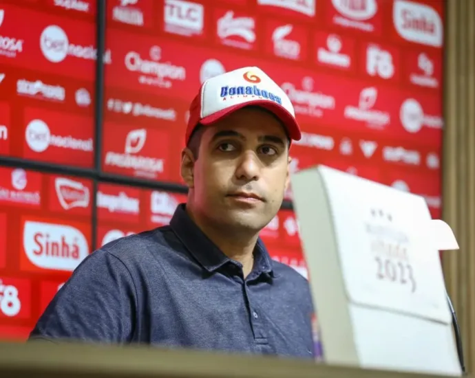 hugo-jorge-bravo-critica-ex-jogadores-e-cobra-respeito-apos-declaracoes-em-novos-clubes