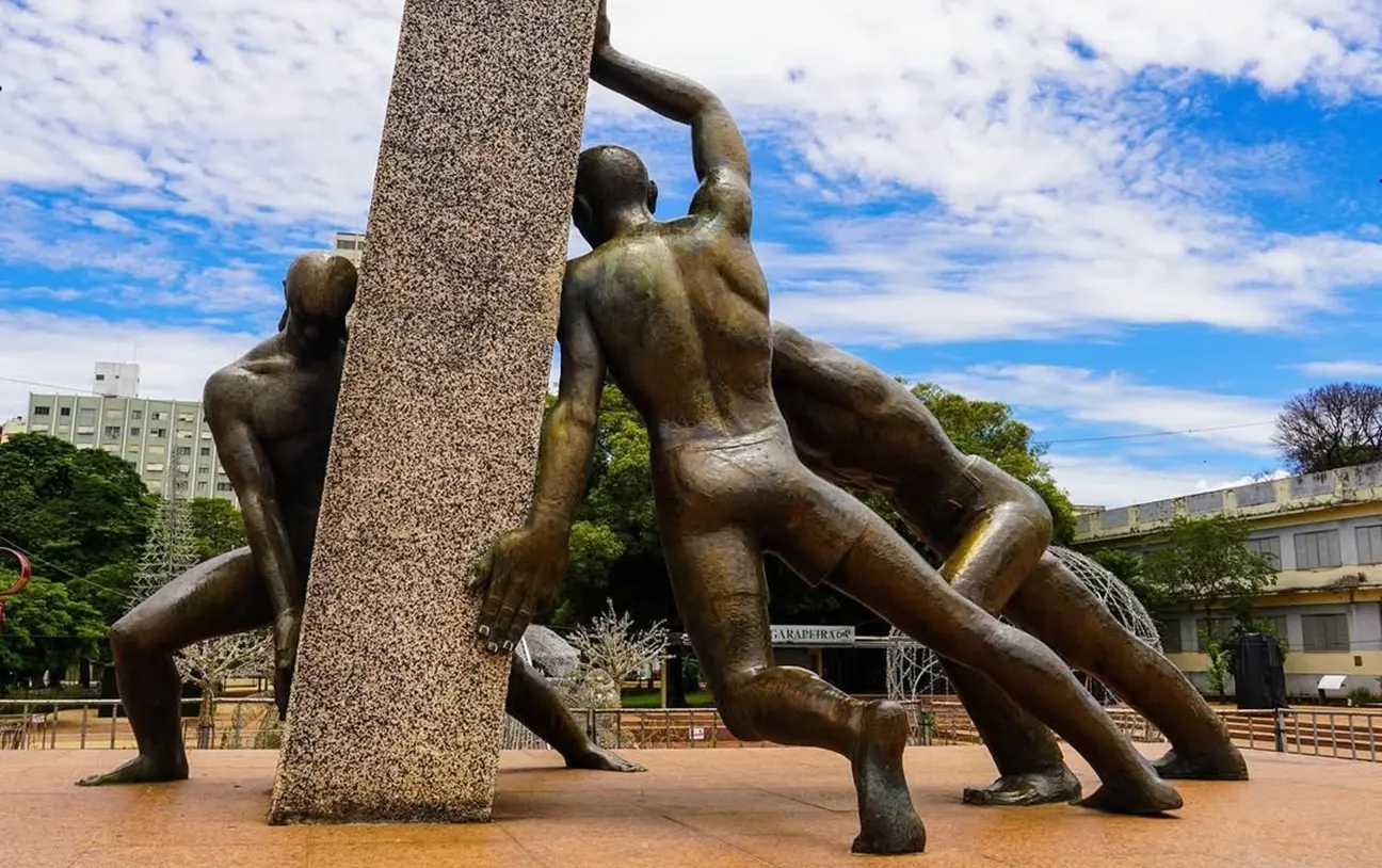 quem-foram-as-pessoas-que-serviram-de-modelo-para-o-monumento-as-tres-racas,-em-goiania?-veja-fotos