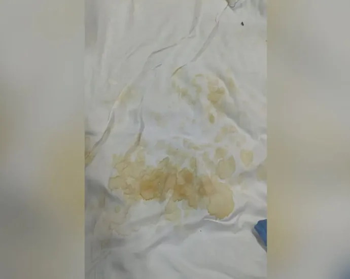 Falta de lençóis obriga pacientes a permanecerem em leitos sujos no Hugol, em Goiânia 4 falta-de-lencois-obriga-pacientes-a-permanecerem-em-leitos-sujos-no-hugol,-em-goiania