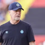 selecao-do-peru-acerta-contratacao-de-mano-menezes-com-foco-na-copa-de-2030