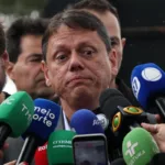 tarcisio-fica-sem-candidatura-ao-planalto,-mas-costura-paz-com-cla-bolsonaro