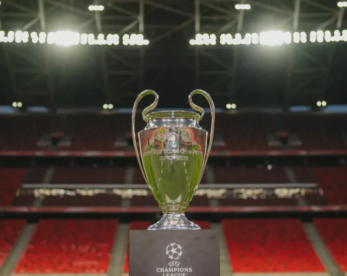 liga-dos-campeoes-2025/26:-playoffs-terao-psg-x-monaco-e-real-madrid-x-benfica;-veja-confrontos