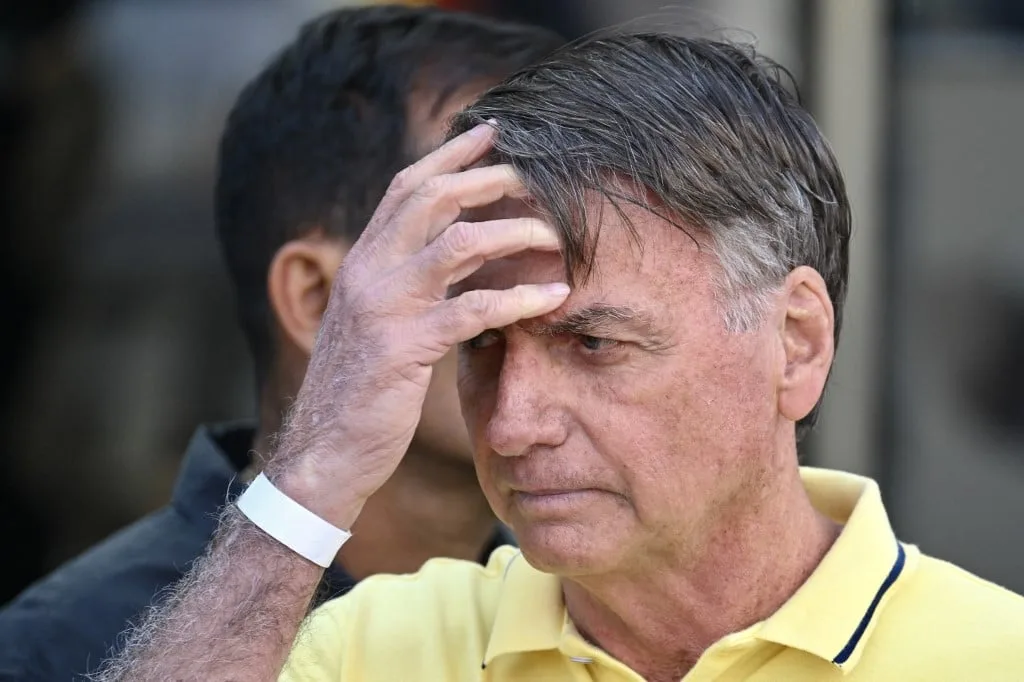 caminhadas,-mas-nada-de-leitura:-a-rotina-de-bolsonaro-na-papudinha-–-cartacapital