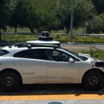 taxi-robo-da-waymo,-do-google,-atropela-crianca-perto-de-escola-e-vira-alvo-de-investigacao-nos-eua