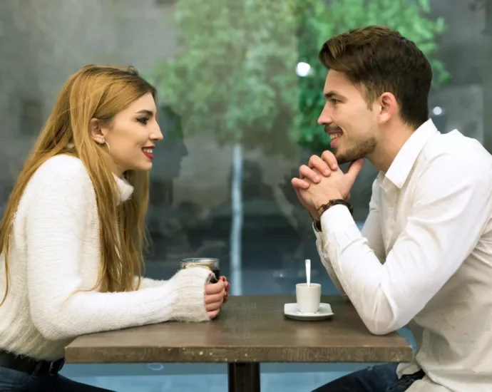 o-metodo-psicologico-para-evitar-que-o-primeiro-encontro-vire-um-exame