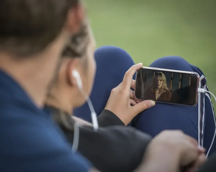 julgamento-historico-nos-eua:-meta-e-youtube-no-banco-dos-reus-por-vicio-em-redes-sociais