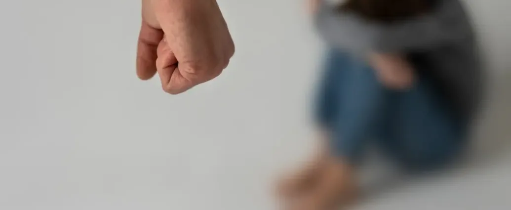 homem-e-preso-apos-tentar-matar-mulher-com-faca,-ameacar-familia-e-agredir-policiais-em-abadiania