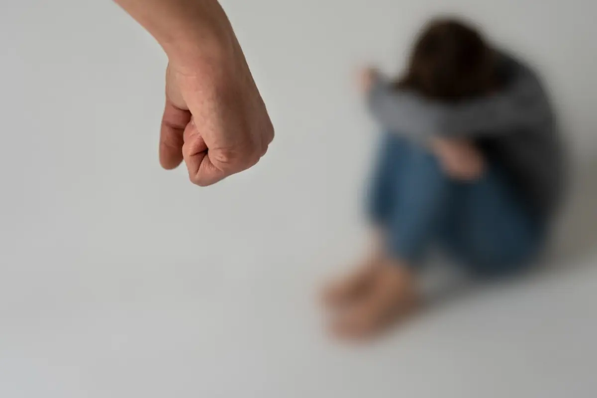 homem-e-preso-apos-tentar-matar-mulher-com-faca,-ameacar-familia-e-agredir-policiais-em-abadiania