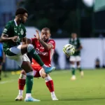 goias-vence-o-vila-nova-no-classico-e-assume-a-lideranca-do-goianao