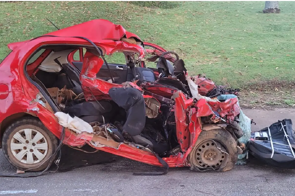 carro-invade-contramao-e-5-pessoas-morrem-apos-colisao-com-carreta-na-br-414,-em-cocalzinho-de-goias