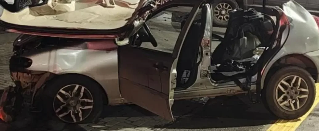 cameras-registraram-momento-em-que-carro-fura-sinal-em-acidente-que-matou-dois-jovens-em-goiania