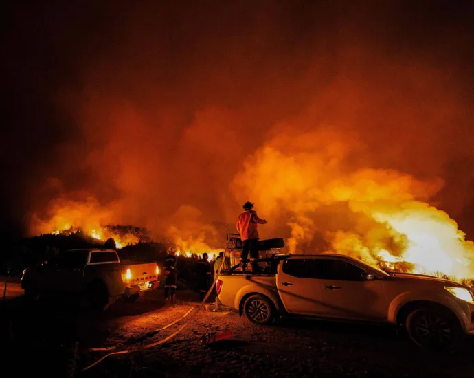 fogo-na-patagonia-nao-da-tregua-e-arruina-turismo-de-verao-em-pequenas-cidades-–-folha-de-s.paulo