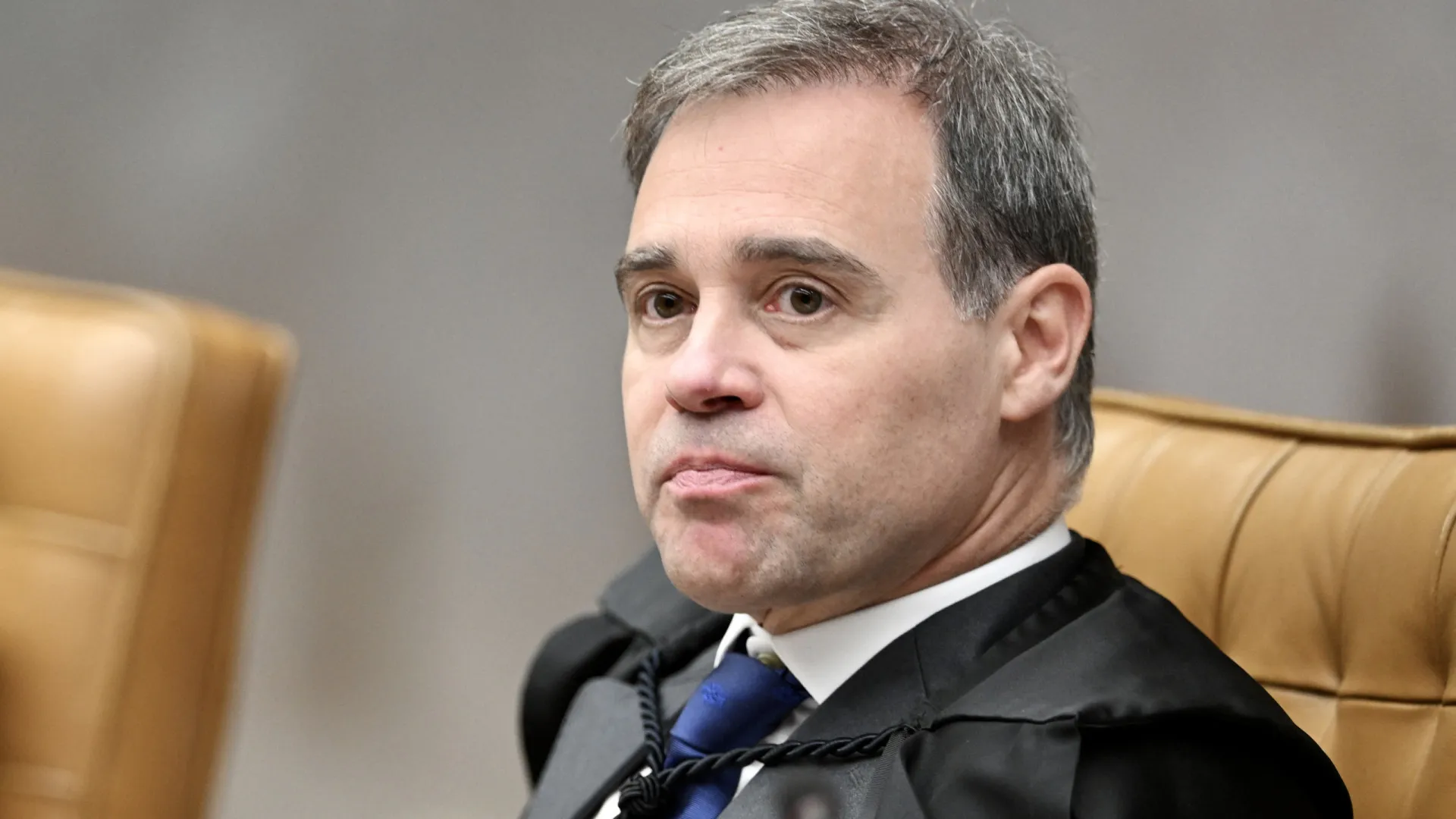 mec-ignora-fila-e-libera-pos-graduacao-para-instituto-de-andre-mendonca,-do-stf