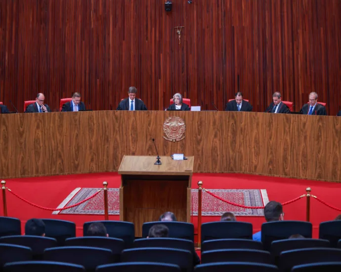 Eleições: Cármen pede que partidos atuem no "ambiente da legalidade" 22 eleicoes:-carmen-pede-que-partidos-atuem-no-“ambiente-da-legalidade”