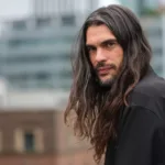 Diretor de espanhol comenta repercussão de declarações sobre ‘O Agente Secreto’; assista 3 diretor-de-espanhol-comenta-repercussao-de-declaracoes-sobre-‘o-agente-secreto’;-assista