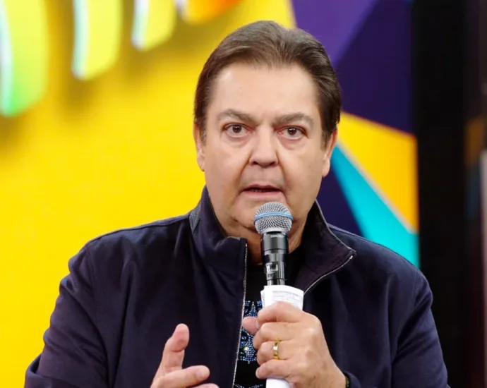 recluso-apos-transplantes,-faustao-surge-em-foto-com-o-filho-joao-silva;-veja-imagem