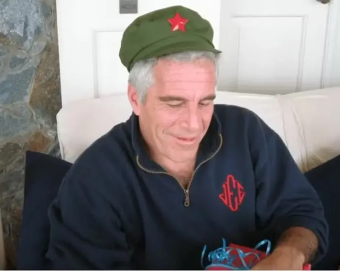 Jeffrey Epstein negociou compra de agência de modelos brasileira para ‘ter acesso a garotas’ 7 jeffrey-epstein-negociou-compra-de-agencia-de-modelos-brasileira-para-‘ter-acesso-a-garotas’