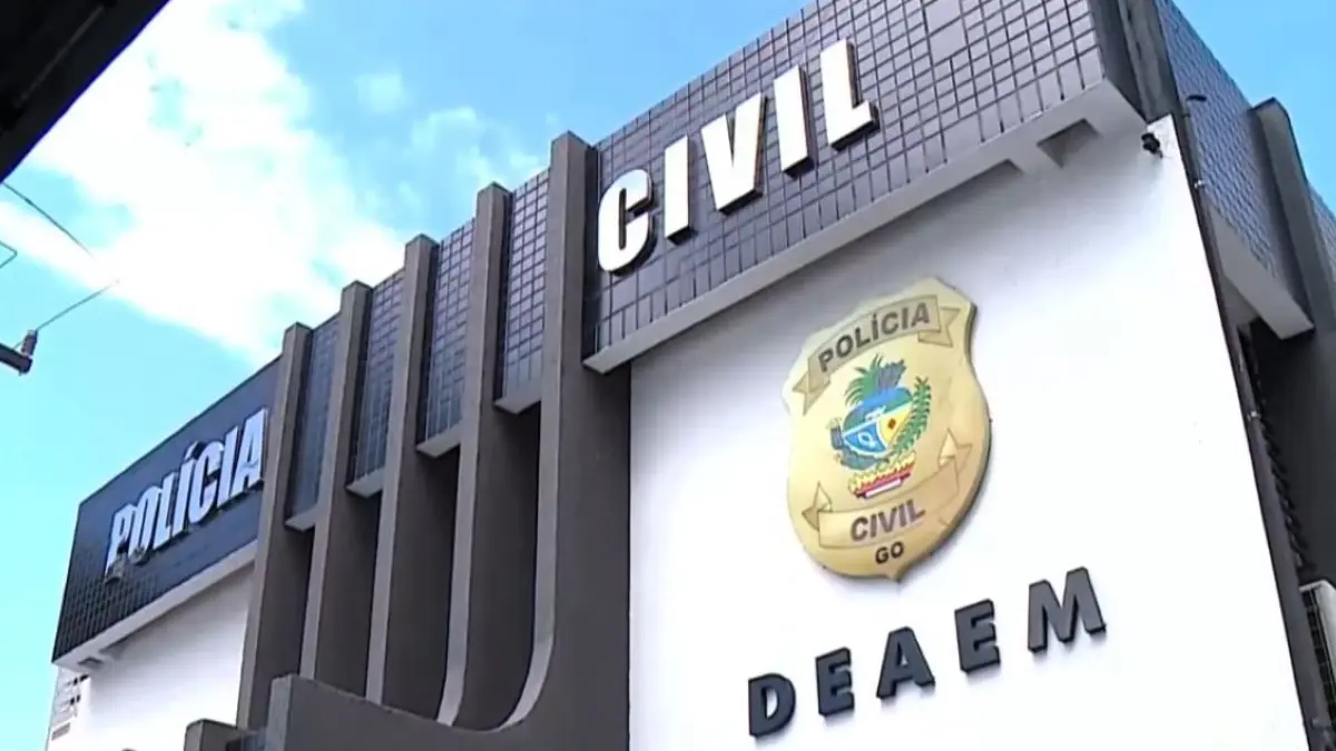 ‘papai-jogou-fogo-na-mamae’:-jovem-e-investigado-por-tentar-matar-companheira-em-aparecida