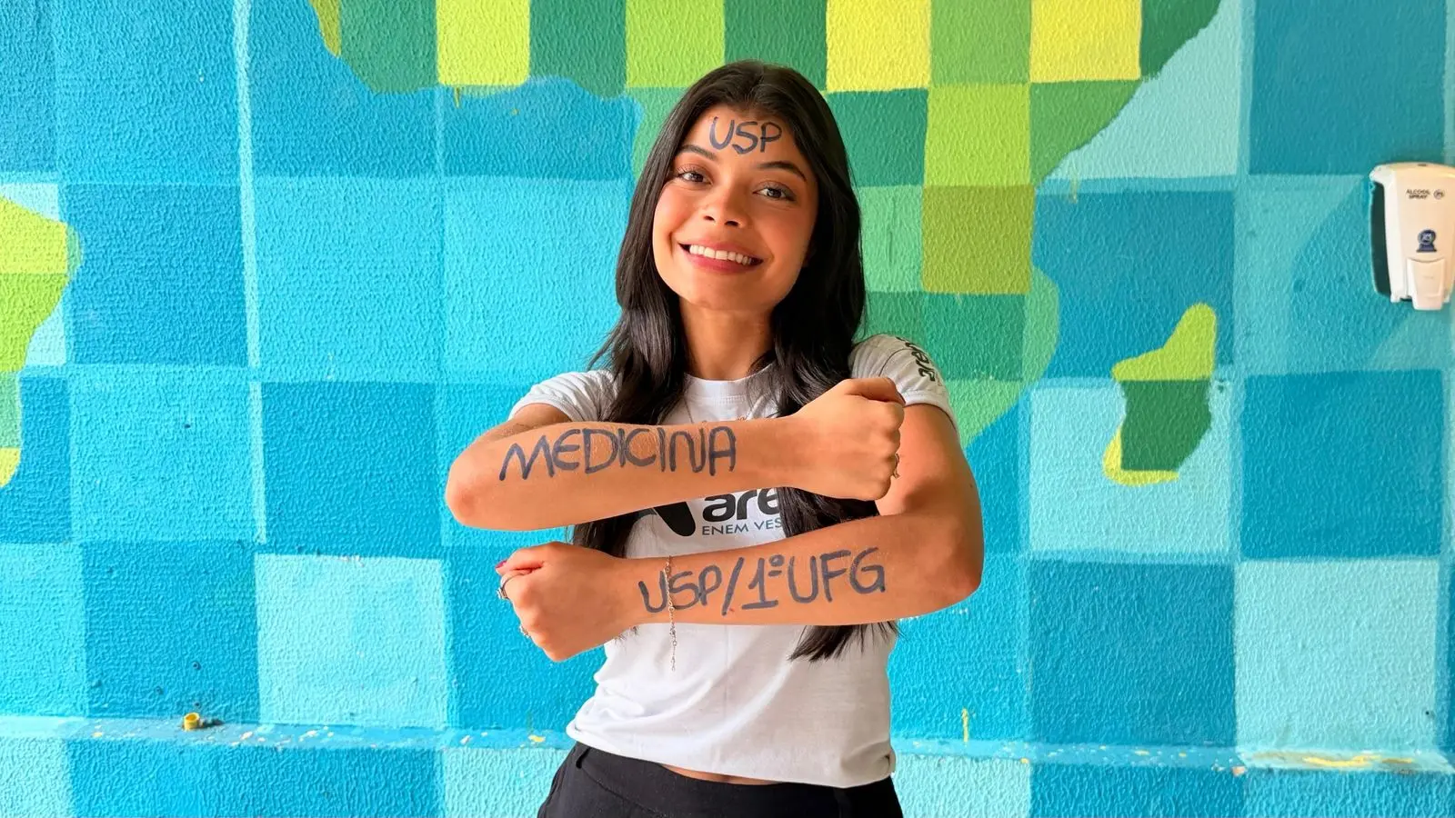 ‘realizacao-de-um-sonho’:-aluna-aprovada-em-1o-lugar-em-medicina-na-ufg-garante-vaga-na-usp