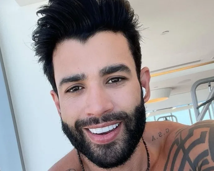 gusttavo-lima-aproveita-folga-em-bar-de-goiania;-assista-ao-video