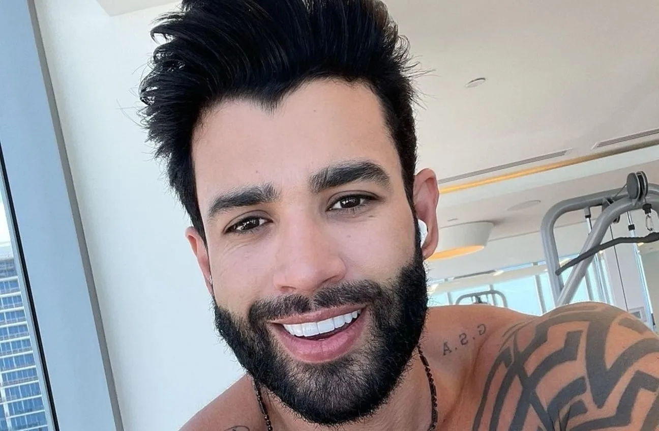 gusttavo-lima-aproveita-folga-em-bar-de-goiania;-assista-ao-video