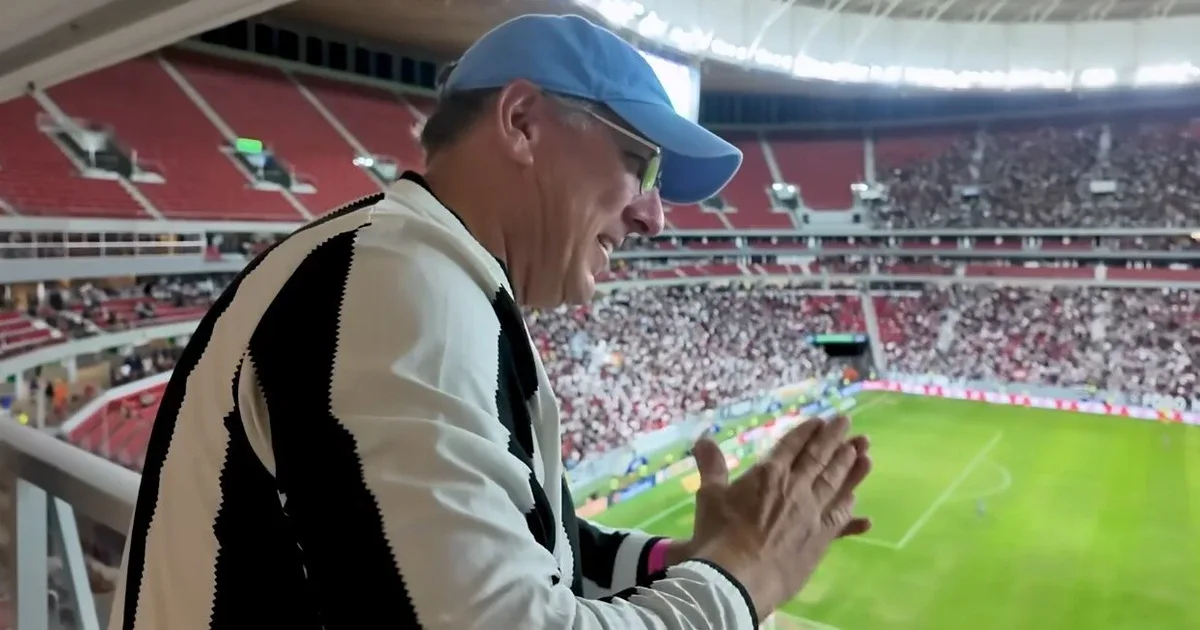john-textor-acompanha-delegacao-do-botafogo-em-porto-alegre-para-duelo-com-gremio-–-fogaonet