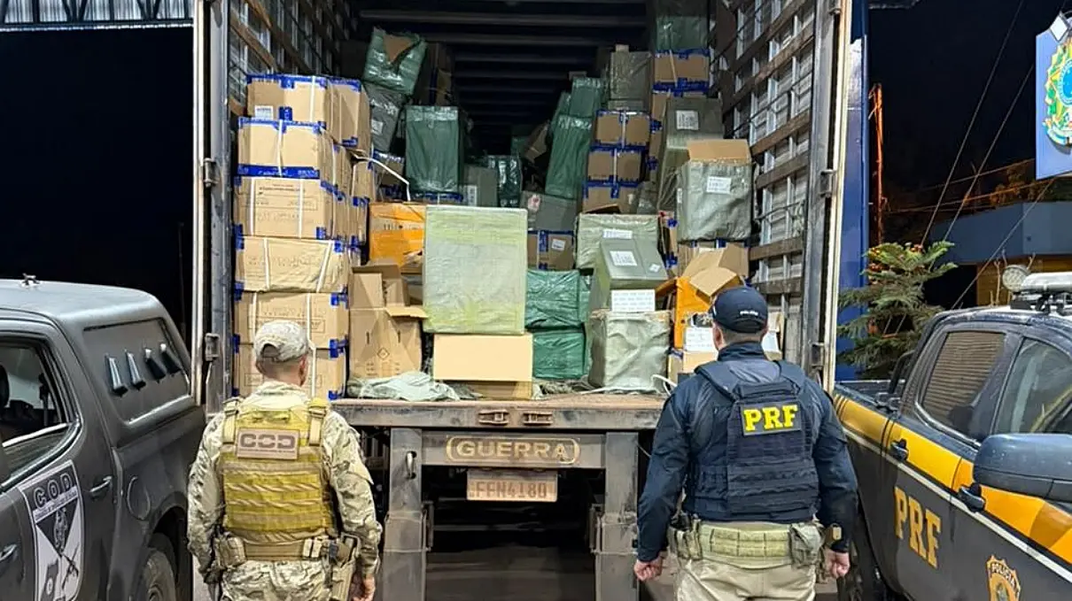 motorista-oferece-propina-para-liberar-carga-milionaria-de-contrabando-e-e-preso-em-jatai