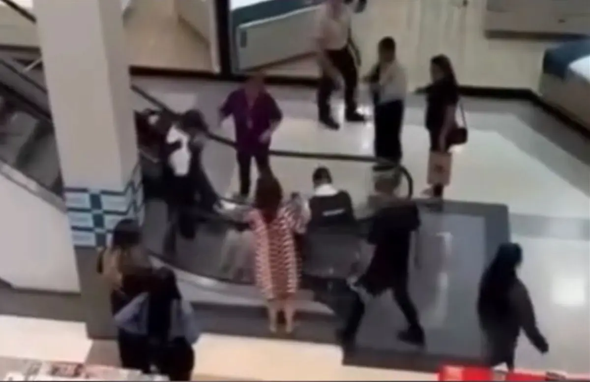 idosa-fica-com-cabelo-preso-em-escada-rolante-apos-queda-em-shopping-de-aparecida