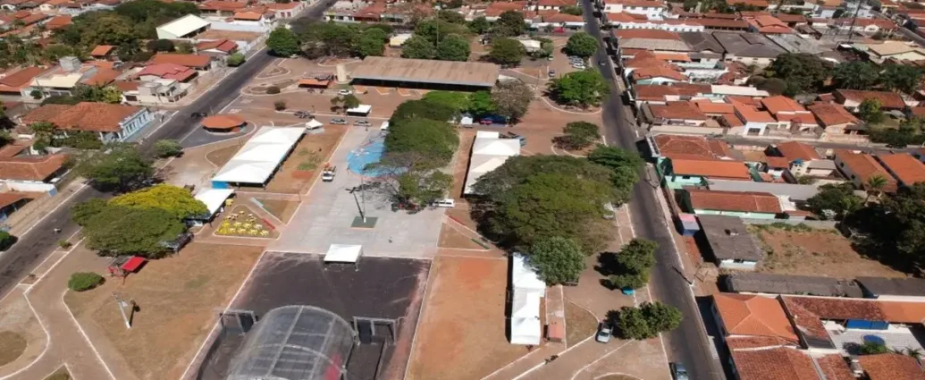 prefeito-de-morrinhos-tem-ate-esta-sexta-(6/2)-para-remover-outdoors-com-propaganda-politica,-diz-mp