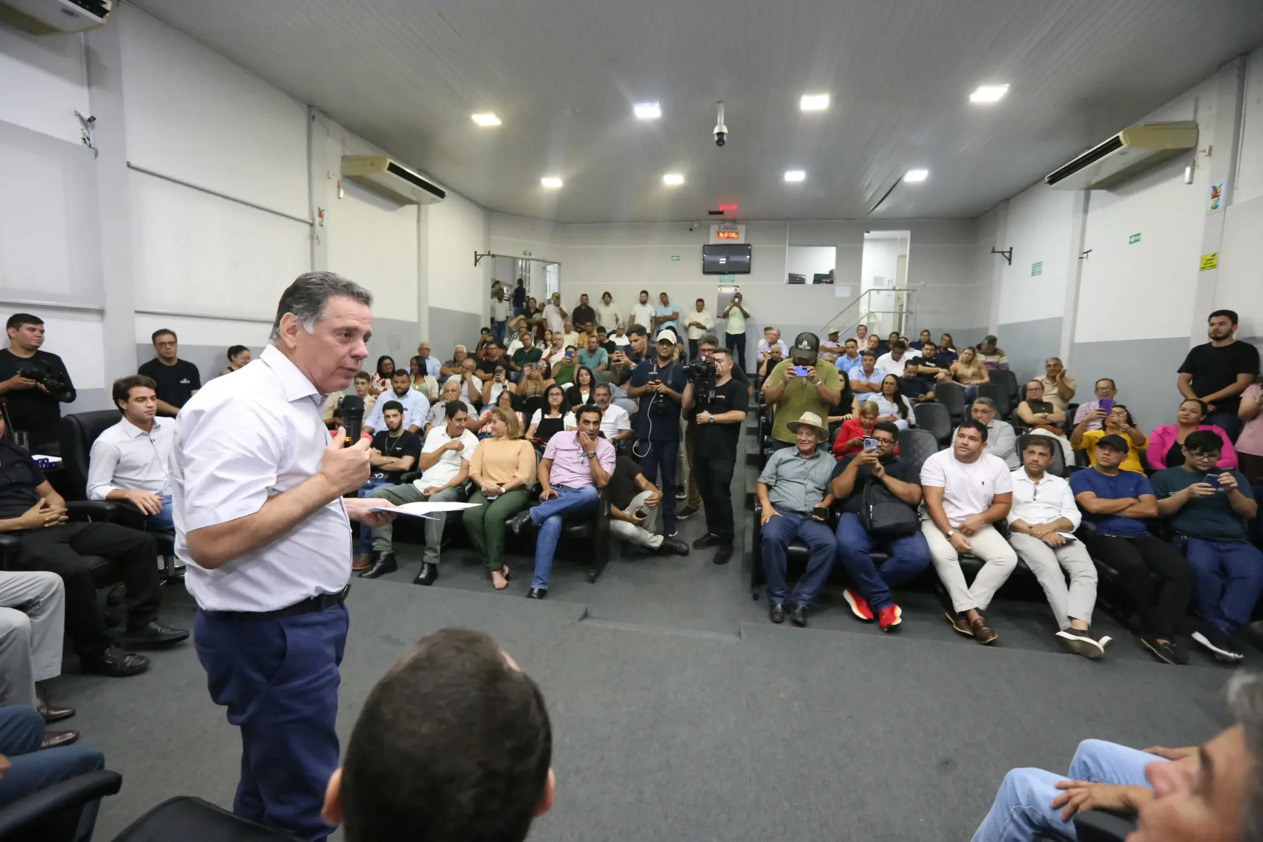 em-passagem-por-uruacu,-marconi-perillo-volta-ao-discurso-da-experiencia-e-defende-disputa-aberta-em-2026