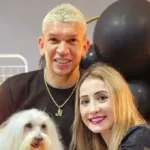 atletico-go-promove-acao-para-divulgar-rifa-em-prol-da-esposa-do-atacante-junior-vicosa