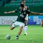 revelacao-do-goias,-volante-lucas-rodrigues-renova-com-clube-ate-2029