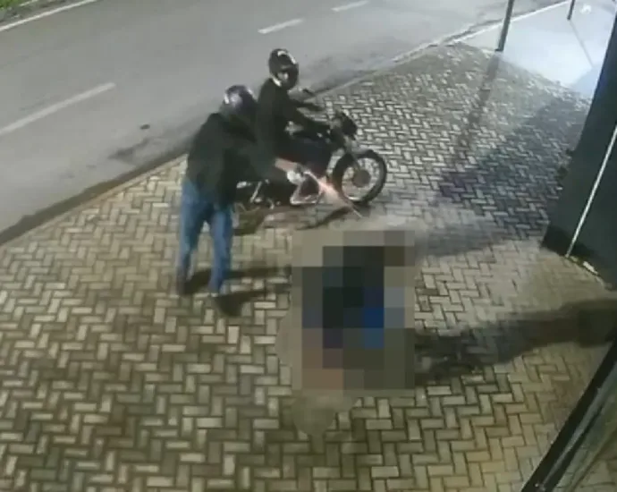 imagens-fortes:-camera-flagra-assassinato-de-jovem-em-caldas-novas