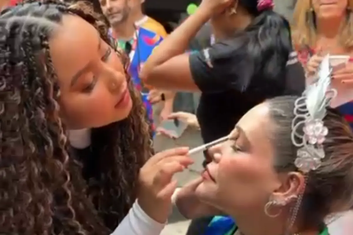 carnaval-dos-amigos-tem-espaco-para-massagem-e-retoque-de-maquiagem