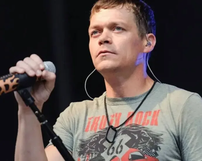 morre-brad-arnold,-vocalista-do-3-doors-down,-aos-47-anos