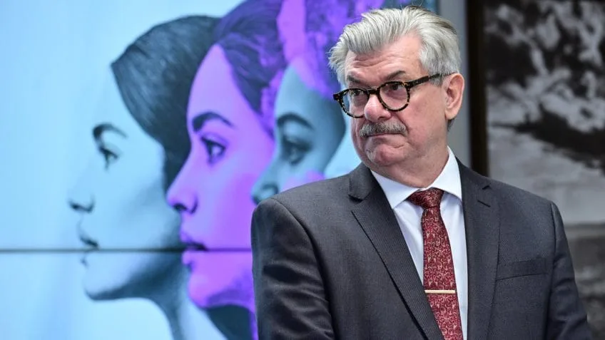 jovem-diz-em-depoimento-que-ministro-do-stj-a-apalpou-–-poder360