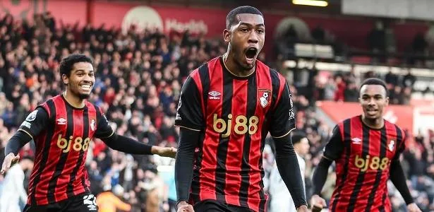 rayan-marca-pela-1a-vez-na-inglaterra,-e-jornais-reagem:-‘impressionante’-–-uol