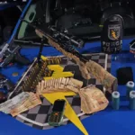 quadrilha-de-estelionatarios-e-presa-com-arsenal-de-armas-em-goiania