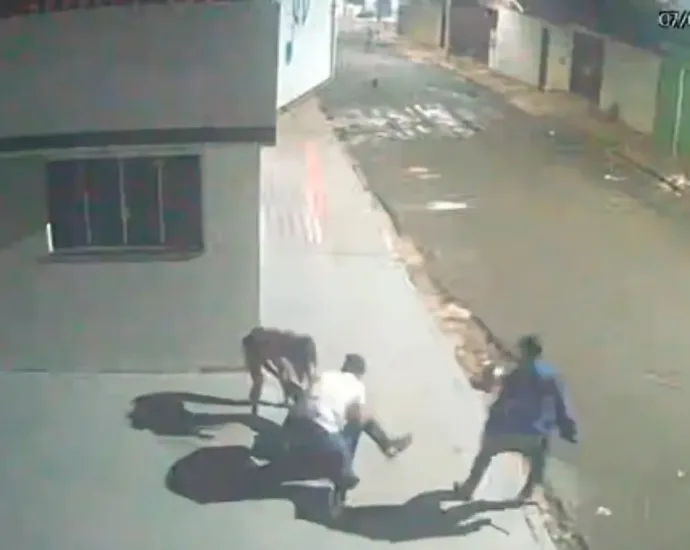 defesa-de-acusados-de-matar-jovem-em-rio-verde-diz-que-vitima-estava-com-simulacro-de-arma-de-fogo