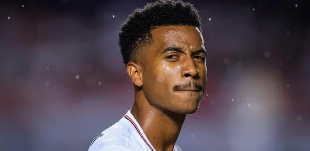 sao-paulo-e-flamengo-finalizam-acordo-de-prioridade-por-marcos-antonio-–-uol