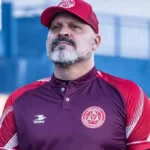 anapolina-saf-anuncia-a-saida-do-treinador-flavio-tanajura-apos-derrota-no-classico-contra-o-anapolis