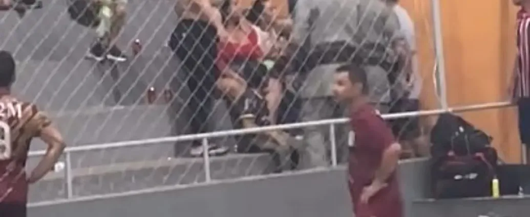 final-de-futsal-em-itapirapua-termina-em-pancadaria-e-deixa-pm-com-braco-fraturado