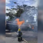 carreta-carregada-com-combustivel-tomba-na-go-060-e-pega-fogo