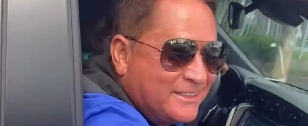 casal-vilanovense-tem-encontro-inusitado-com-o-cantor-leonardo-antes-de-vila-nova-e-jataiense