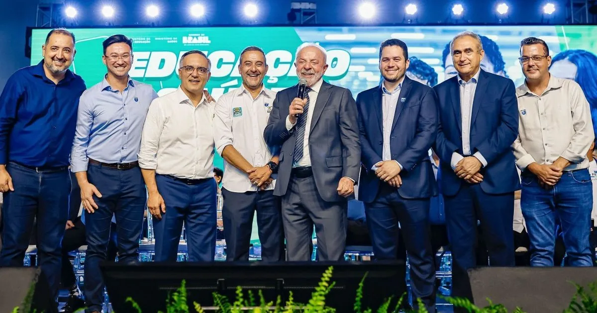 lula-posa-com-prefeitos-do-pl-e-brinca:-valdemar-vai-bater-neles-–-cnn-brasil