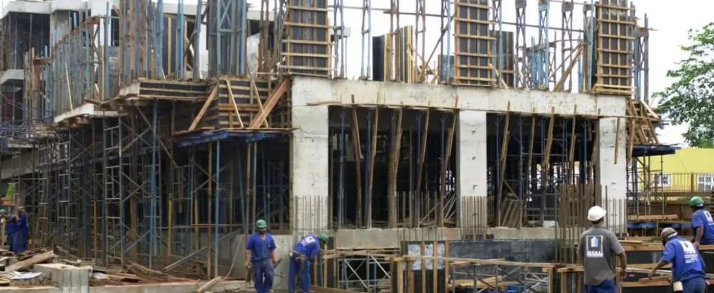 ‘juro-de-obra’-e-medida-abusiva-contra-consumidor?-especialista-detalha-direitos-das-construtoras-e-compradores 